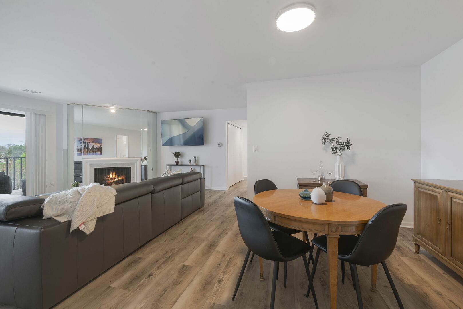 2 The Court Of Harborside Court 303