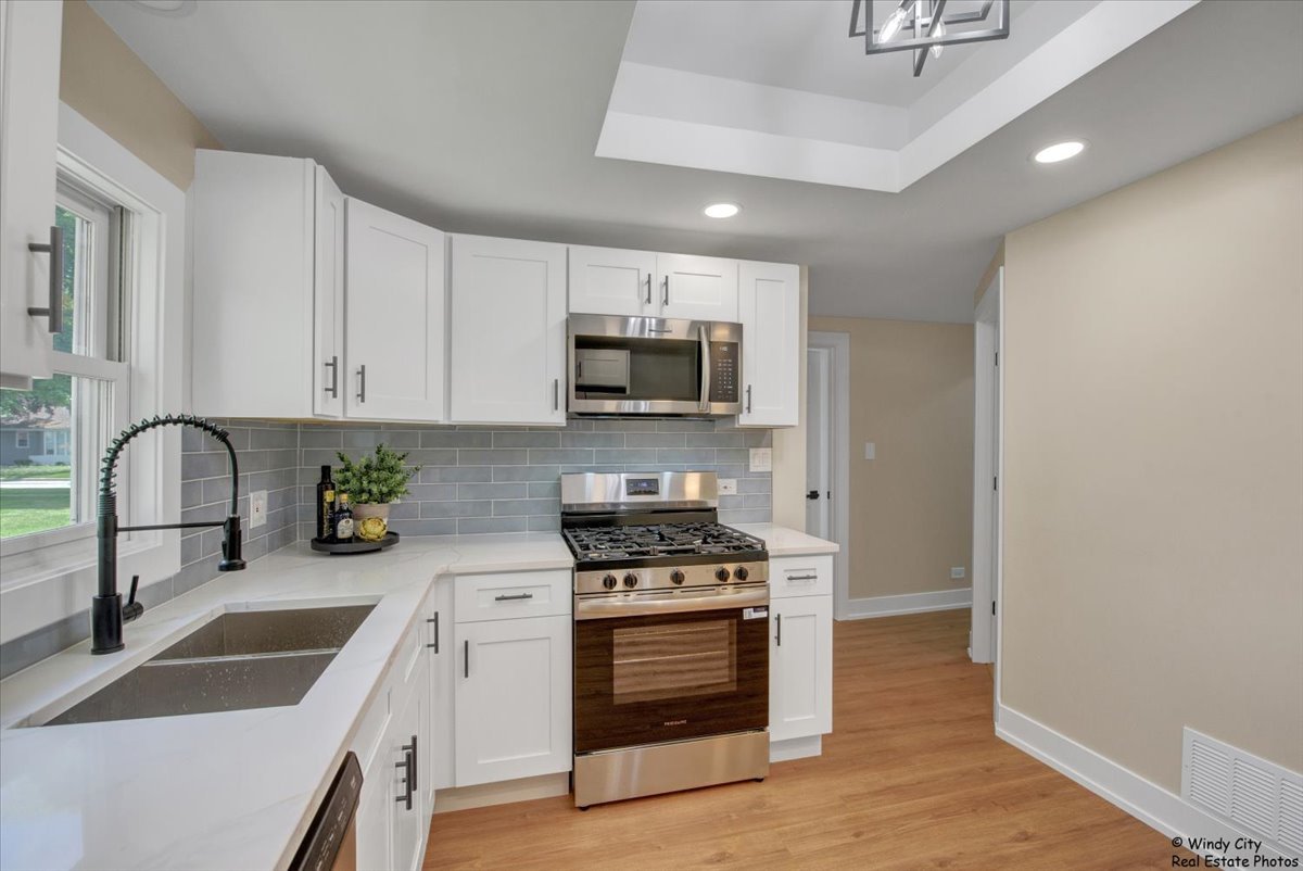 884 Greenview Avenue