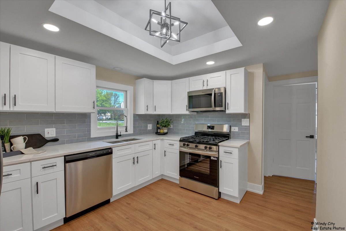 884 Greenview Avenue