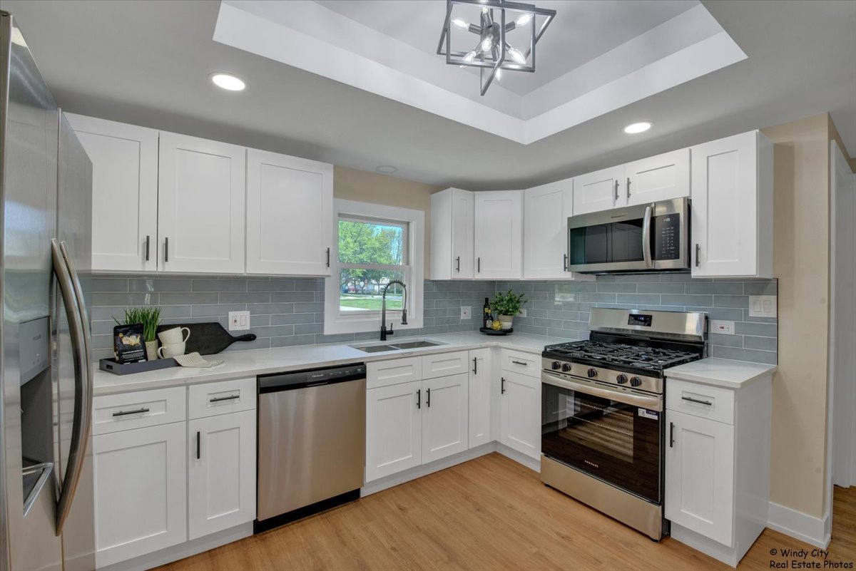 884 Greenview Avenue