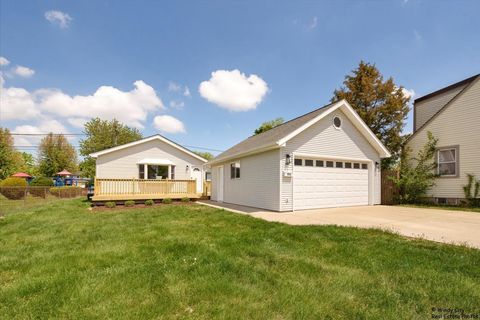 884 Greenview Avenue Des Plaines IL 60016