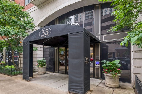 Tiny photo for 33 W HURON Street #606, Chicago, IL 60654 (MLS # 12682403)