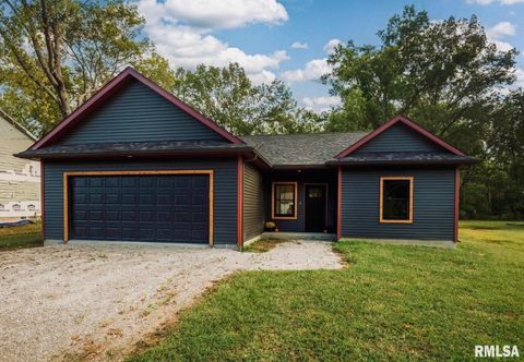 Photo of 207 S Rowatt Street, Cambria, IL 62915 (MLS # EB459837)