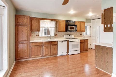 Tiny photo for 8334 N New England Avenue, Niles, IL 60714 (MLS # 12570430)
