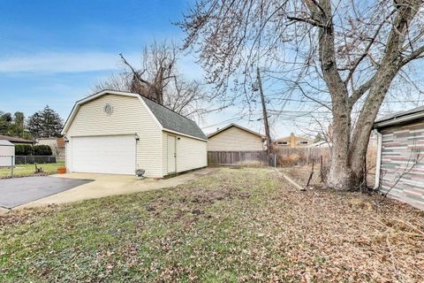 Tiny photo for 8334 N New England Avenue, Niles, IL 60714 (MLS # 12570430)