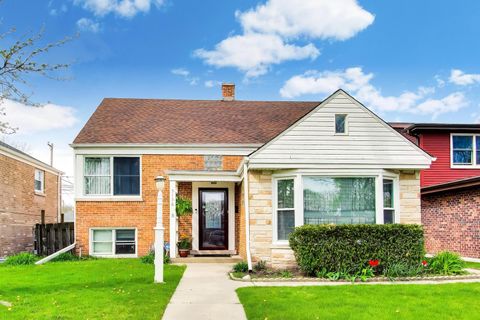 Photo of 5136 W Lee Street, Skokie, IL 60077 (MLS # 12616533)