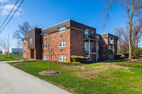 Tiny photo for 5740 East Avenue #2C, Countryside, IL 60525 (MLS # 12729162)