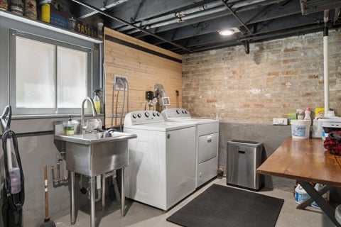 Tiny photo for 6210 N Moody Avenue, Chicago, IL 60646 (MLS # 12726846)