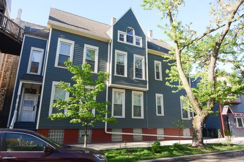 1111 W Roscoe Street 3 Chicago IL 60657