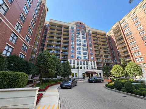 Photo of 55 W Delaware Place #208-P052, Chicago, IL 60610 (MLS # 12762472)