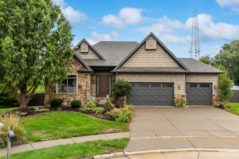 Photo of 5090 Brittany Court, Bettendorf, IA 52722 (MLS # 12749311)