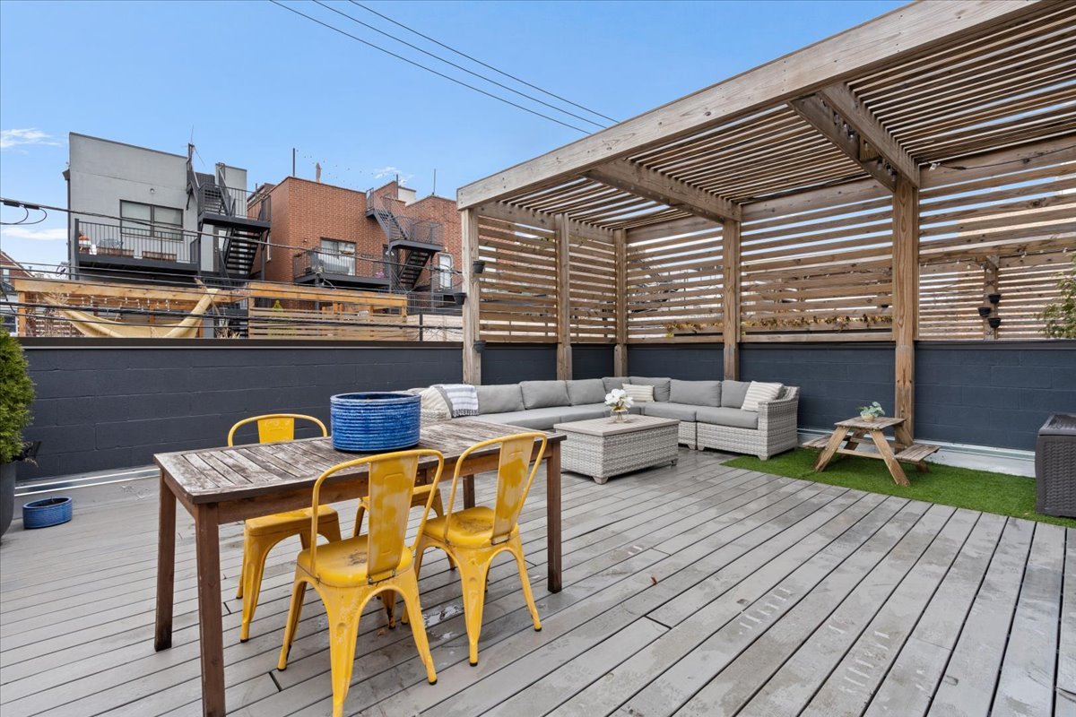 1513 W Walton Street 1