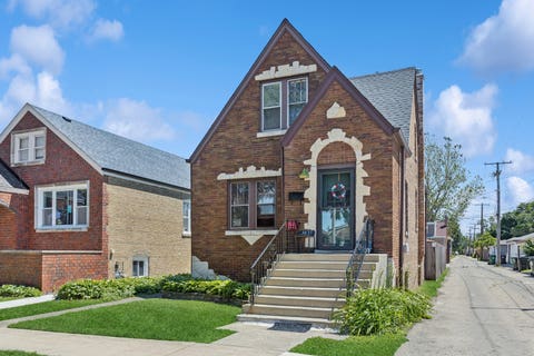 Tiny photo for 3835 Maple Avenue, Berwyn, IL 60402 (MLS # 12688463)