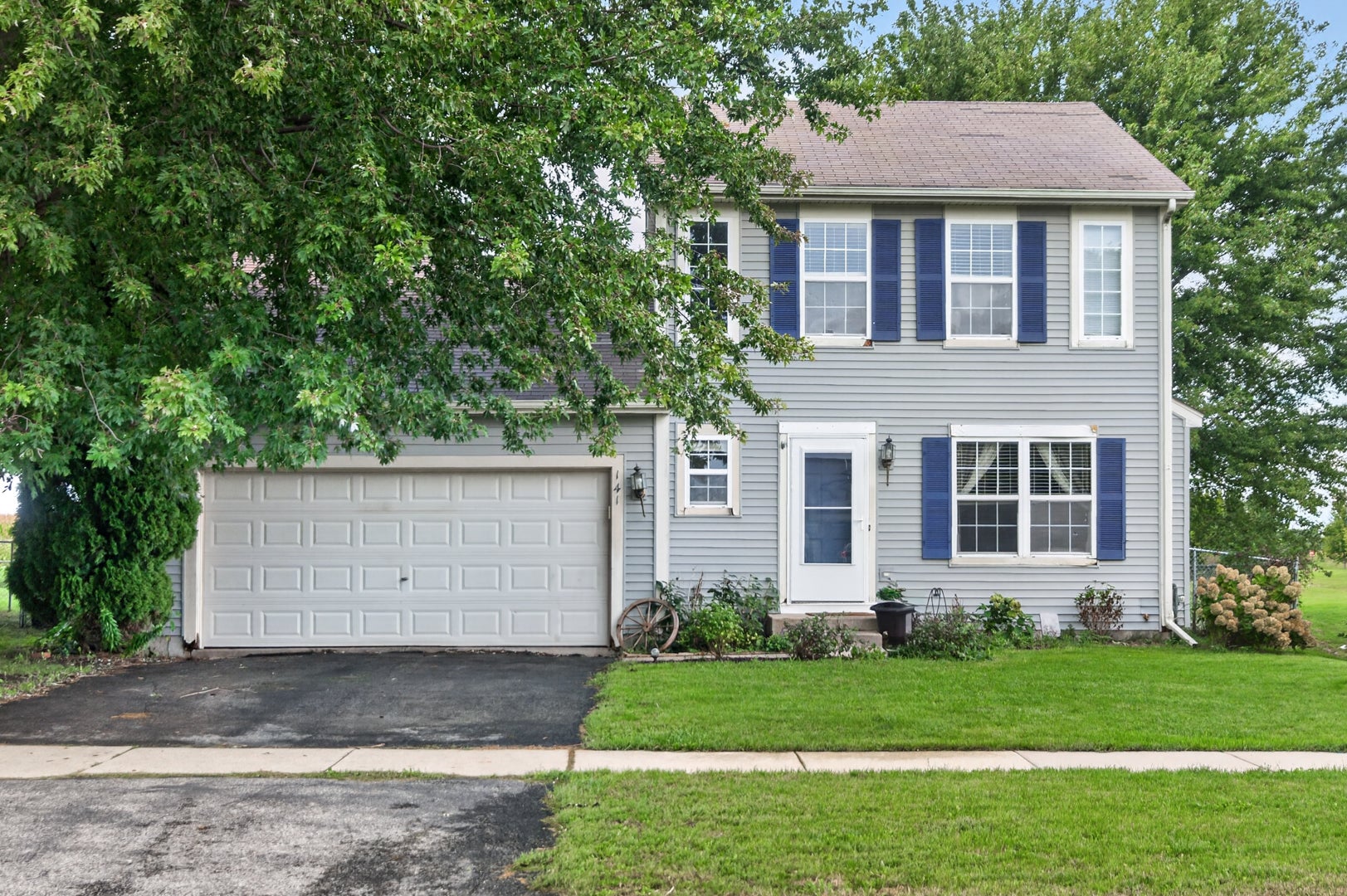 141 W Prairiefield Avenue