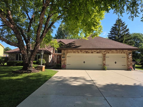 Photo of 708 Galway Lane, Prospect Heights, IL 60070 (MLS # 12675540)