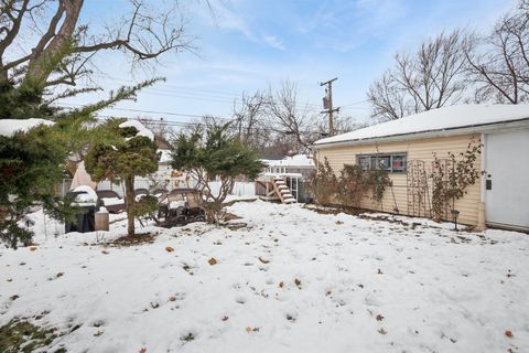 Tiny photo for 420 Radcliffe Avenue, Des Plaines, IL 60016 (MLS # 12530707)