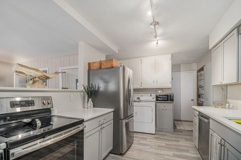 Tiny photo for 3804 Grove Avenue, McHenry, IL 60050 (MLS # 12607963)