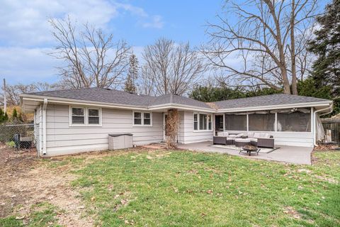 Tiny photo for 3804 Grove Avenue, McHenry, IL 60050 (MLS # 12607963)