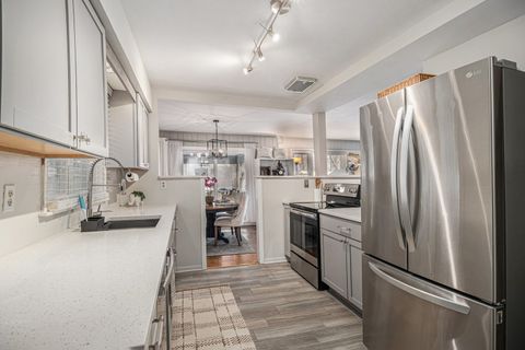 Tiny photo for 3804 Grove Avenue, McHenry, IL 60050 (MLS # 12607963)