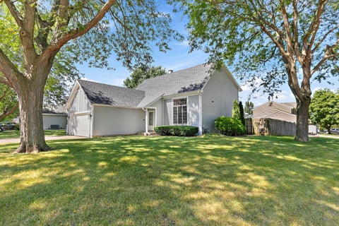 Tiny photo for 208 Carol Ann Drive, Streamwood, IL 60107 (MLS # 12754120)