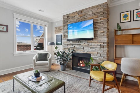 Tiny photo for 5647 N CLARK Street #402, Chicago, IL 60660 (MLS # 12768187)