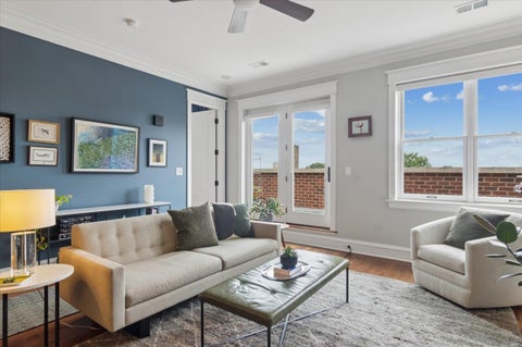 Tiny photo for 5647 N CLARK Street #402, Chicago, IL 60660 (MLS # 12768187)