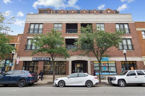 Photo of 5647 N CLARK Street #402, Chicago, IL 60660 (MLS # 12768187)