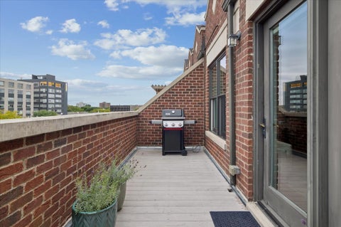 Tiny photo for 5647 N CLARK Street #402, Chicago, IL 60660 (MLS # 12768187)
