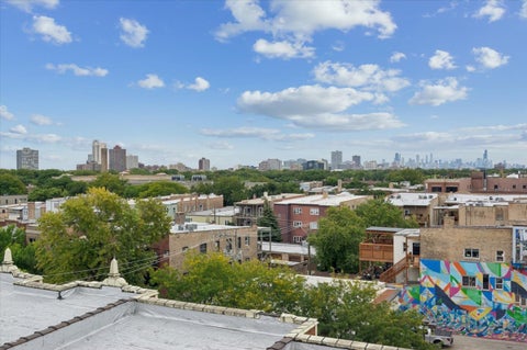 Tiny photo for 5647 N CLARK Street #402, Chicago, IL 60660 (MLS # 12768187)