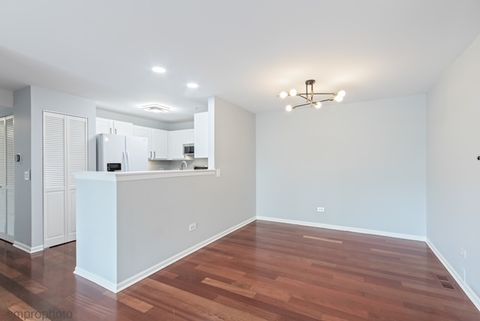 Tiny photo for 680 Mill Circle #203, Wheeling, IL 60090 (MLS # 12678273)