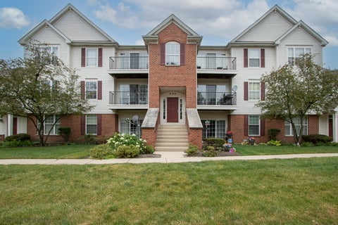 Photo of 680 Mill Circle #203, Wheeling, IL 60090 (MLS # 12678273)