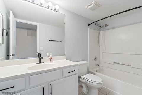 Tiny photo for 680 Mill Circle #203, Wheeling, IL 60090 (MLS # 12678273)