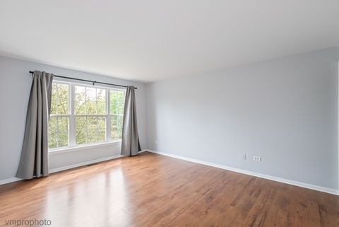 Tiny photo for 680 Mill Circle #203, Wheeling, IL 60090 (MLS # 12678273)