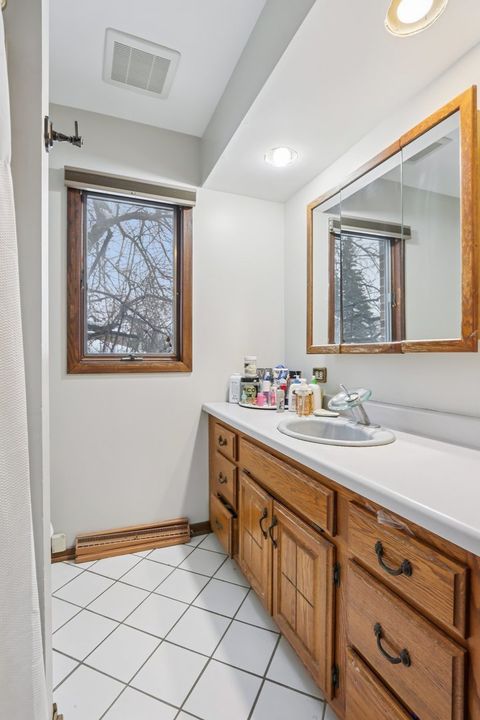 Tiny photo for 2300 Bellaire Court, Des Plaines, IL 60016 (MLS # 12529435)