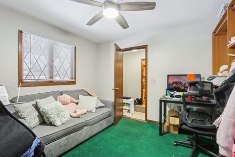 Tiny photo for 2300 Bellaire Court, Des Plaines, IL 60016 (MLS # 12529435)