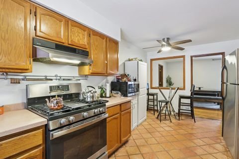 Tiny photo for 2300 Bellaire Court, Des Plaines, IL 60016 (MLS # 12529435)