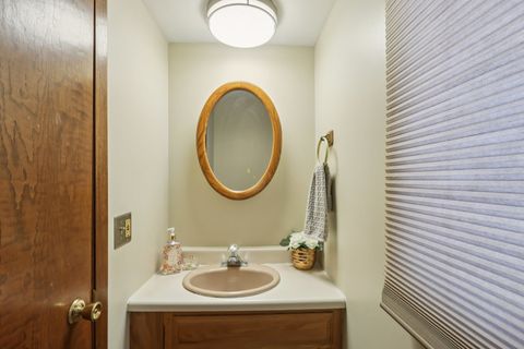 Tiny photo for 2300 Bellaire Court, Des Plaines, IL 60016 (MLS # 12529435)