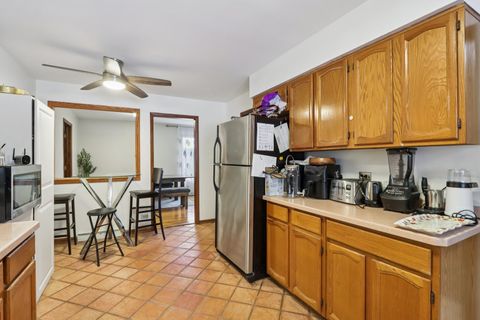 Tiny photo for 2300 Bellaire Court, Des Plaines, IL 60016 (MLS # 12529435)