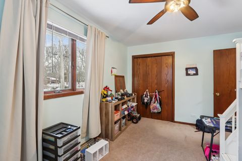 Tiny photo for 2300 Bellaire Court, Des Plaines, IL 60016 (MLS # 12529435)
