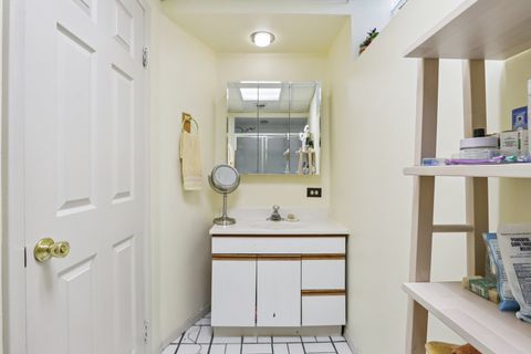 Tiny photo for 2300 Bellaire Court, Des Plaines, IL 60016 (MLS # 12529435)