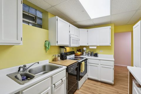 Tiny photo for 2300 Bellaire Court, Des Plaines, IL 60016 (MLS # 12529435)