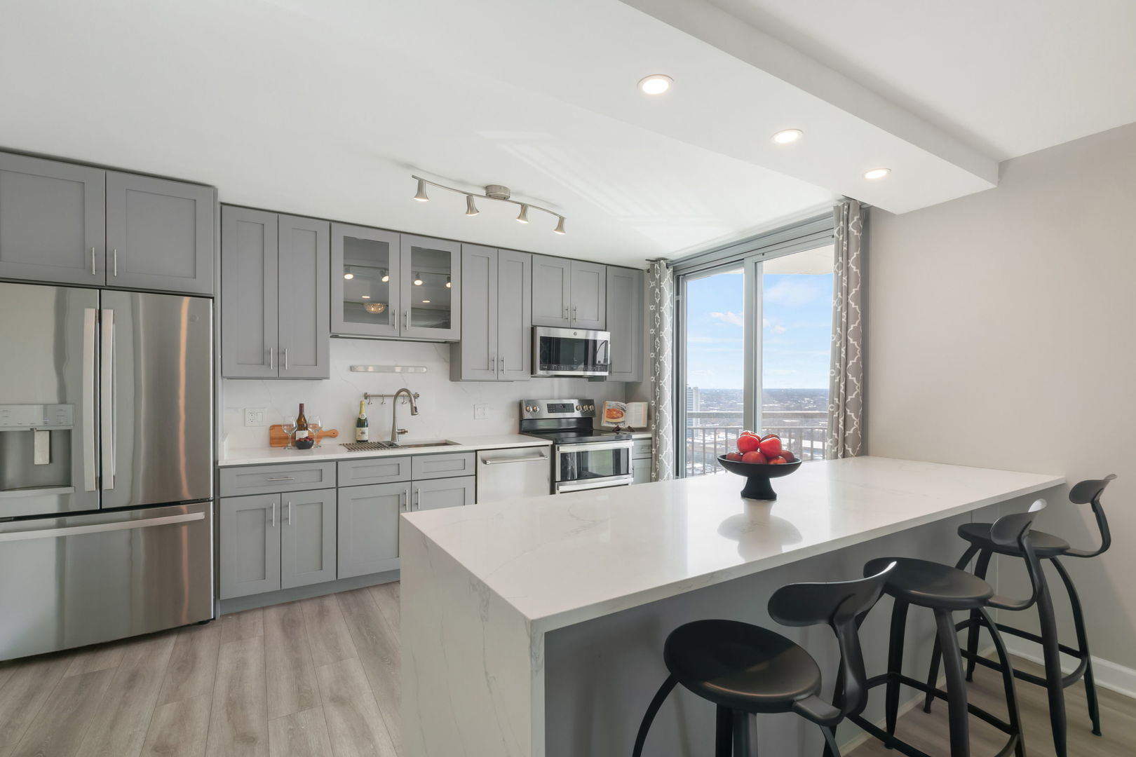 6007 N Sheridan Road 22K