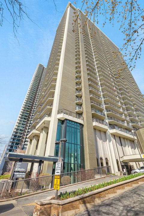 Photo of 6007 N Sheridan Road #22K, Chicago, IL 60660 (MLS # 12620050)