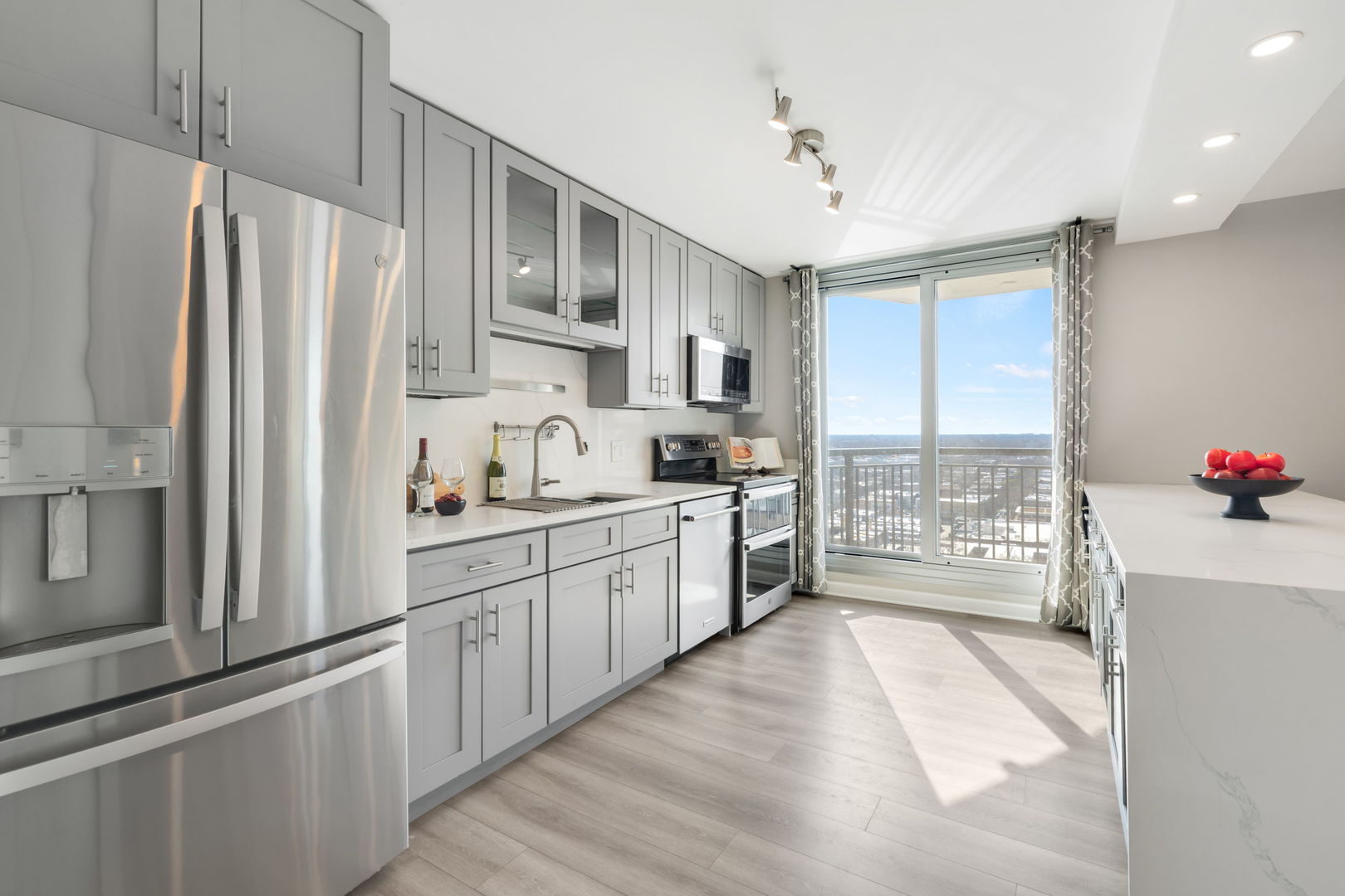 6007 N Sheridan Road 22K