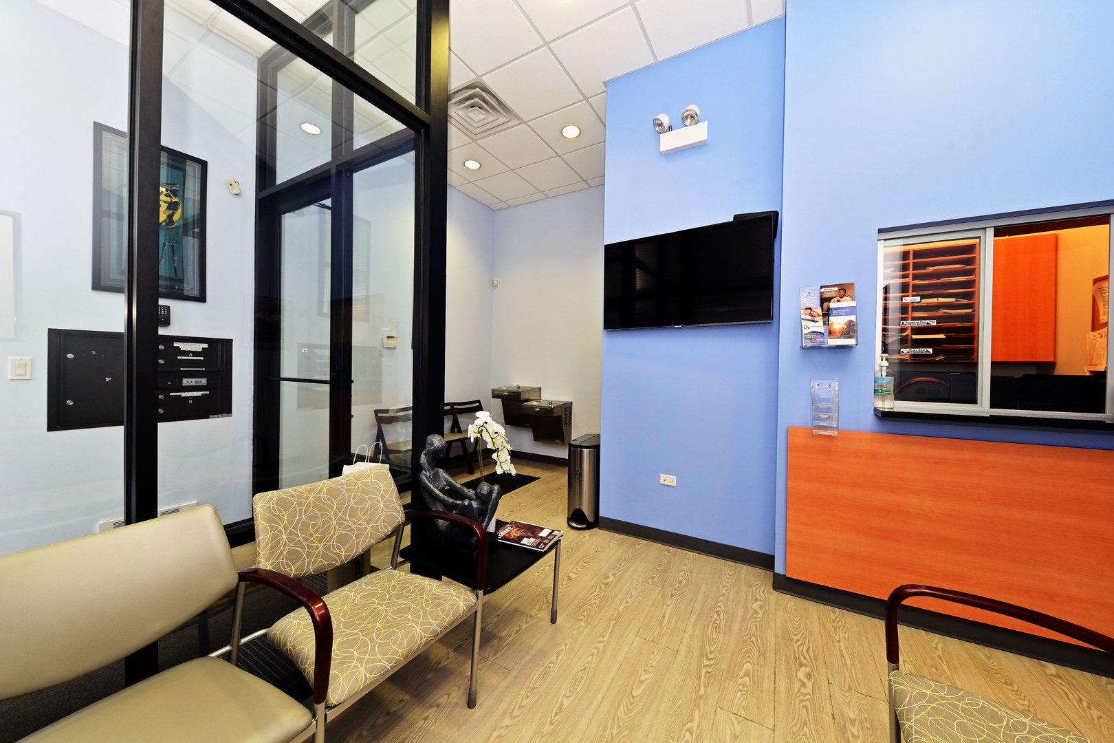 2734 N Lincoln Avenue 1