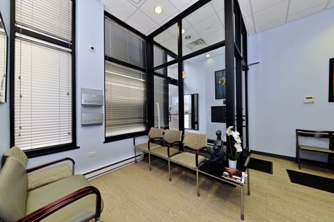 2734 N Lincoln Avenue 1 Chicago IL 60614