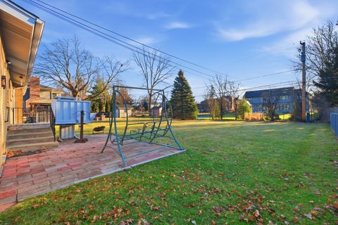 Tiny photo for 731 N Gibbons Avenue, Arlington Heights, IL 60004 (MLS # 12590160)