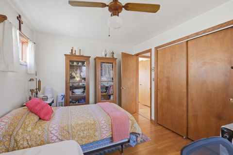 Tiny photo for 731 N Gibbons Avenue, Arlington Heights, IL 60004 (MLS # 12590160)