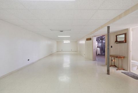 Tiny photo for 731 N Gibbons Avenue, Arlington Heights, IL 60004 (MLS # 12590160)