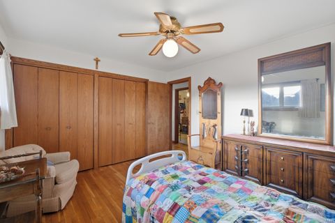 Tiny photo for 731 N Gibbons Avenue, Arlington Heights, IL 60004 (MLS # 12590160)